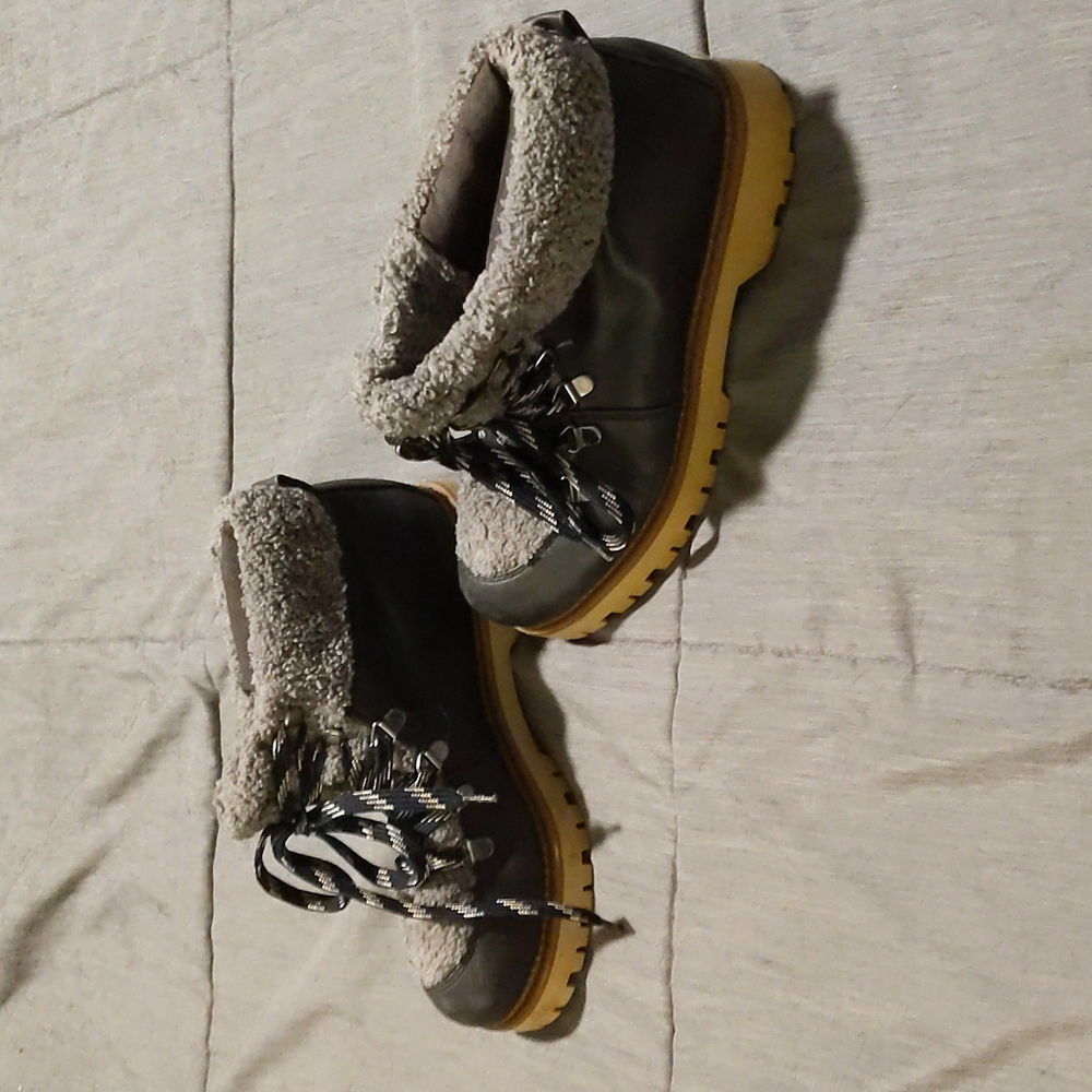 Circus boots